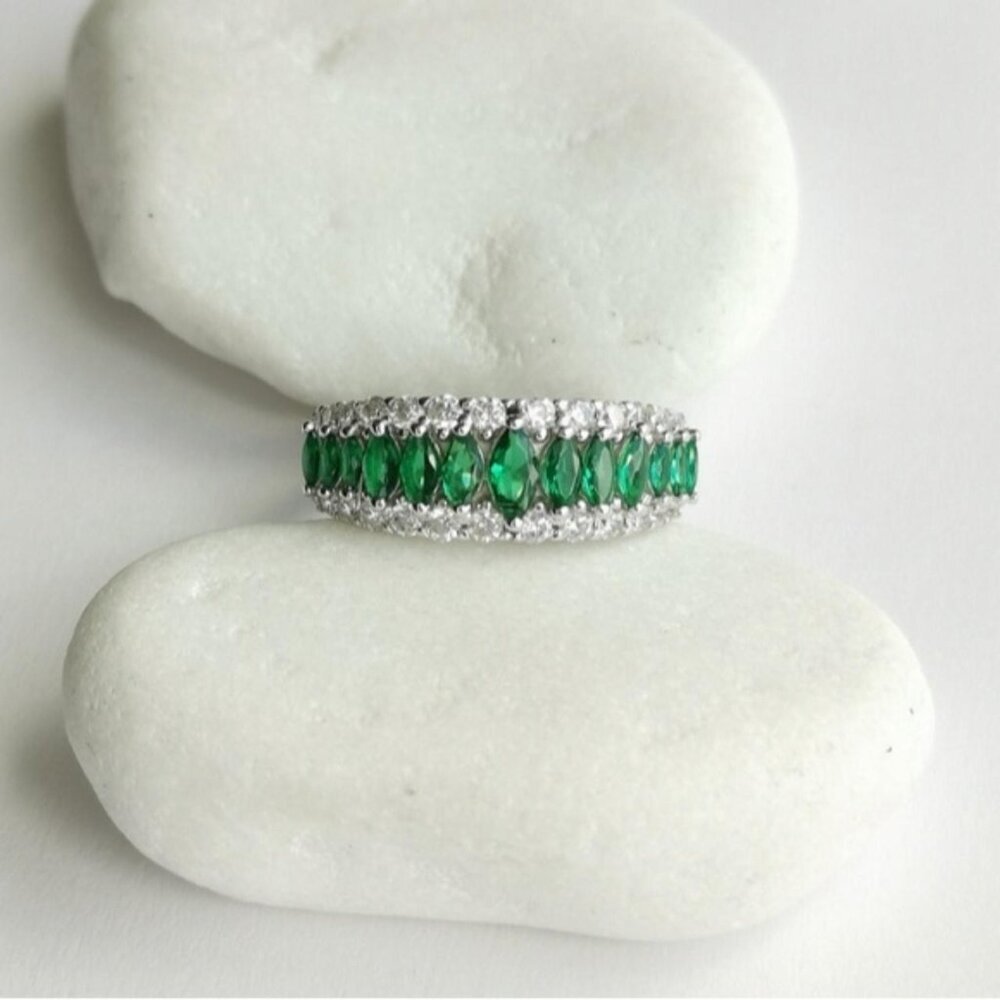 Sterling silver emerald and cz  ring size 7 🆕 - Picture 6 of 7